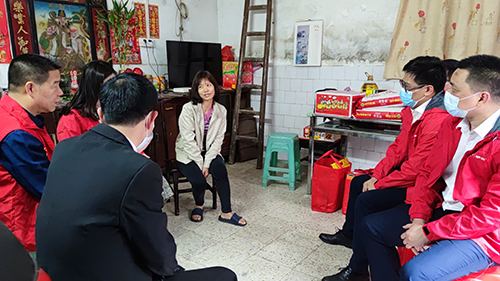 困難家庭慰問.jpg