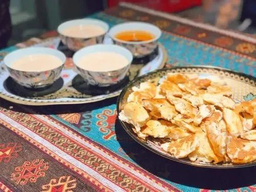 馕配茶.jpg 馕配茶.jpg