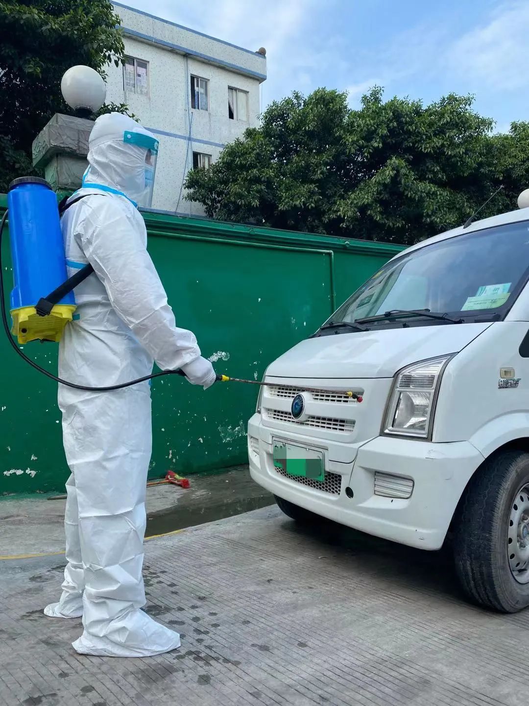 康來(lái)福集團(tuán)車(chē)輛消殺.jpg 康來(lái)福集團(tuán)車(chē)輛消殺