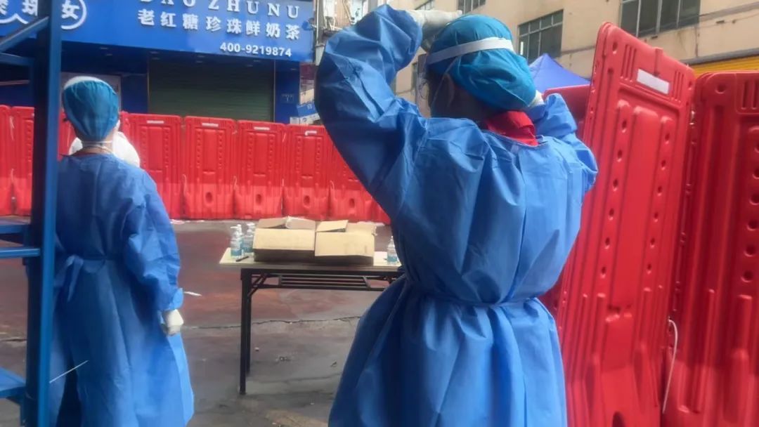 等待物資運輸車輛.jpg 等待物資運輸車輛.jpg