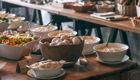 <img source='pic.gif' alt='食堂.png。' /> <img source='pic.gif' alt='食堂.png。' />