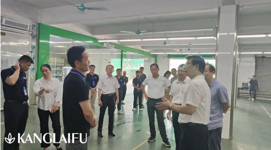 領導視察合作.png